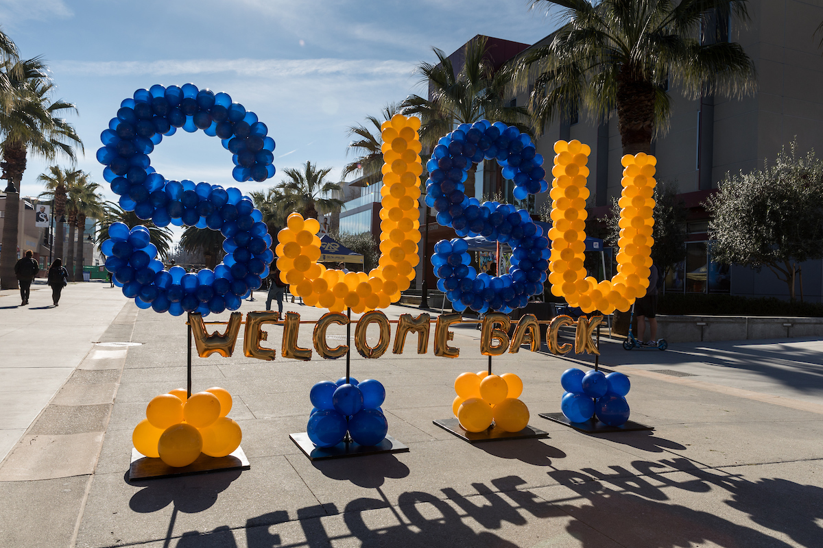 SJSU Welcome Back balloons