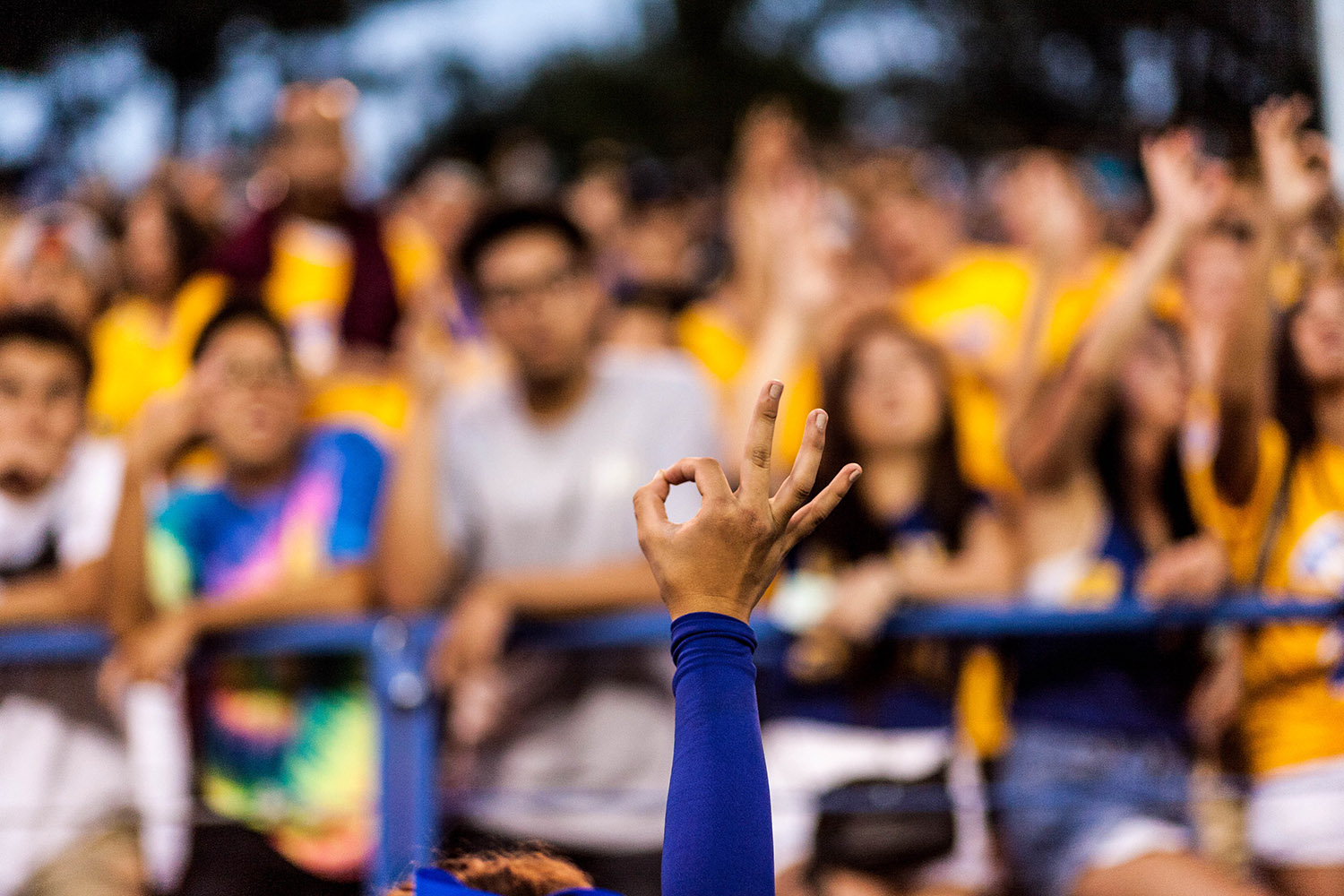  'OK' hand signal by SJSU cheerleader 