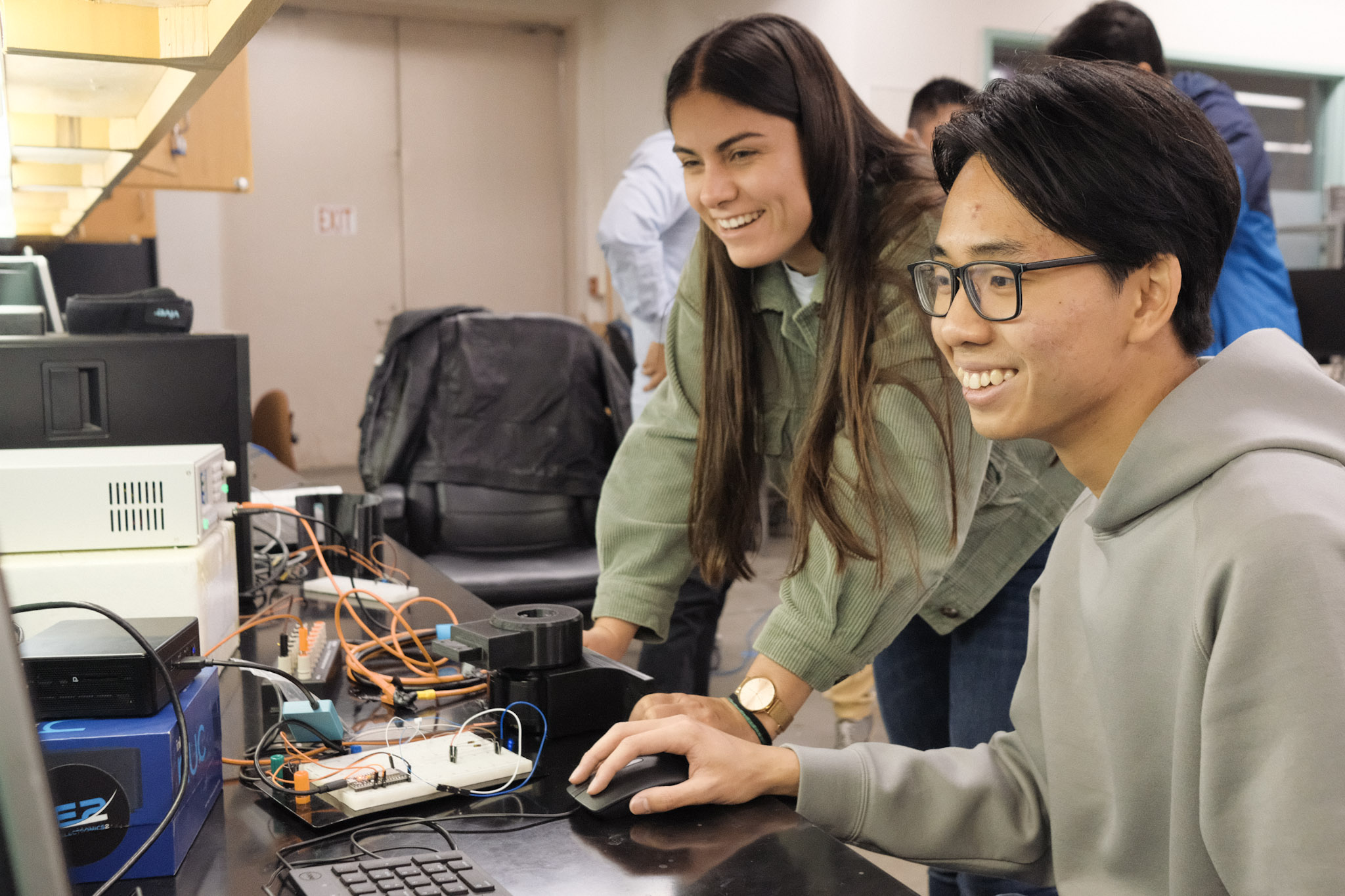 Students working the ENG192 lab