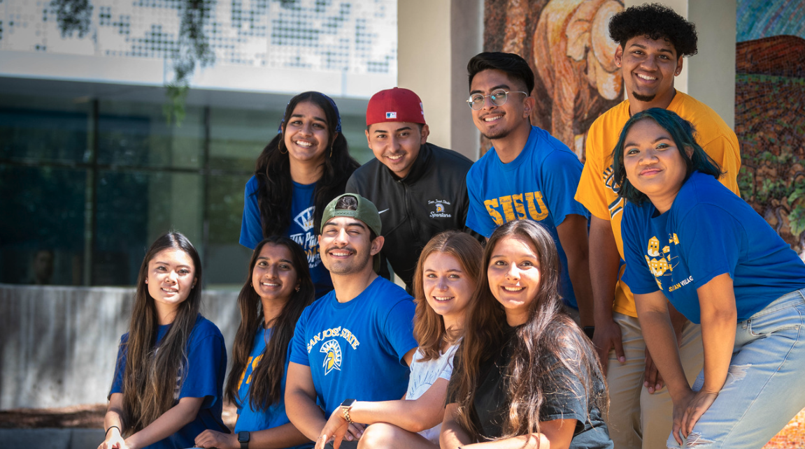 Frosh Orientation Team posing for the camera.